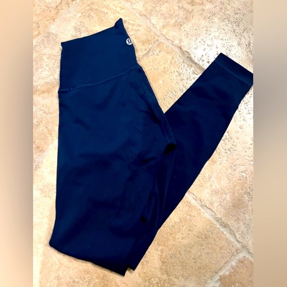 Lululemon Navy Wunder Under - Picture 4 of 14